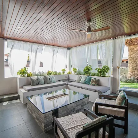 6 Bedroom Luxury 300m From The Water Front Vila Playa Blanca (Lanzarote)