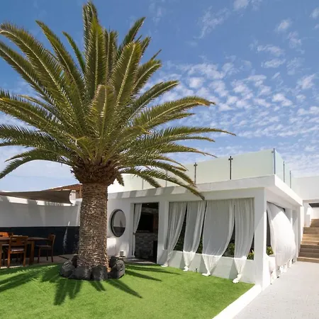 6 Bedroom Luxury 300m From The Water Front Playa Blanca (Lanzarote)
