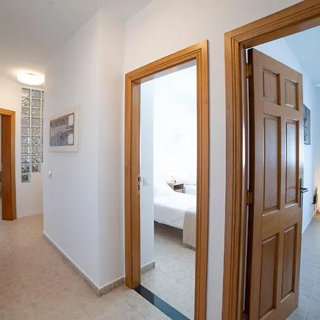 6 Bedroom Luxury 300m From The Water Front Vila Playa Blanca (Lanzarote)