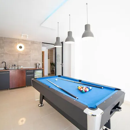 6 Bedroom Luxury 300m From The Water Front * Playa Blanca (Lanzarote)