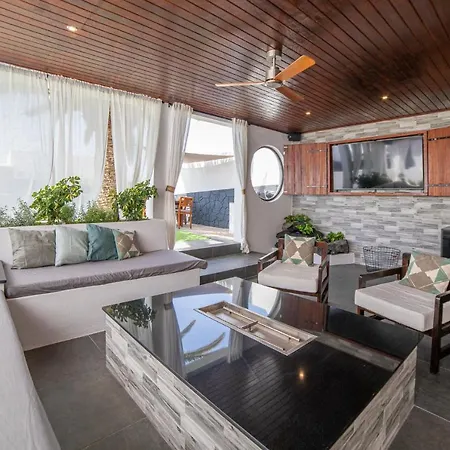6 Bedroom Luxury 300m From The Water Front * Playa Blanca (Lanzarote)